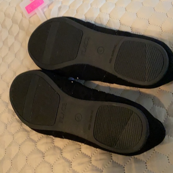 New, Children’s place big girls flats size 4 - Picture 4 of 9